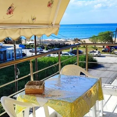 Fenia's By The Sea Appartamento Néoi Epivátai