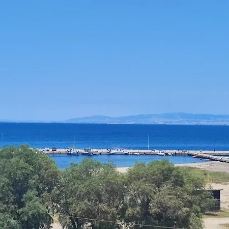 Fenia's By The Sea